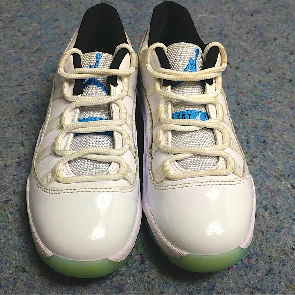 Nike Air Jordan 11 Retro Low— Boys Shoes Size
1.5Y Sneakers White Legend Blue